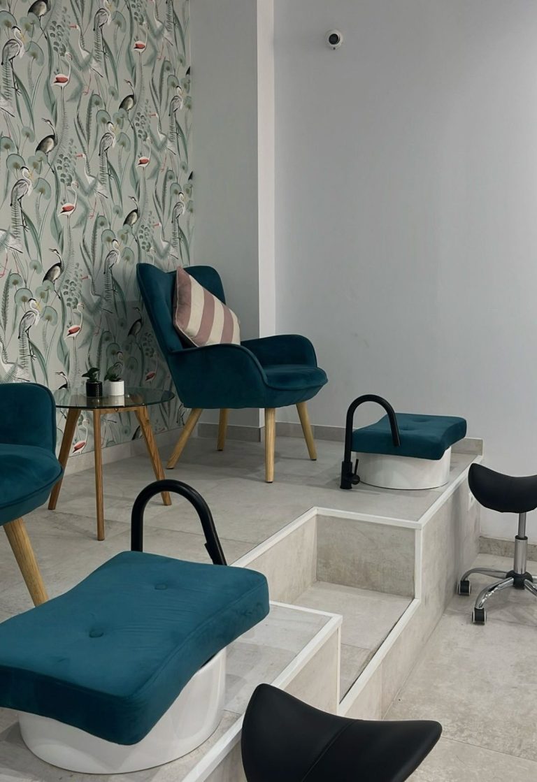Pedicura profesional

Baños relajantes para pies

Tratamiento de pedicura

Sillones ergonómicos para pedicura

Cuidado de pies

